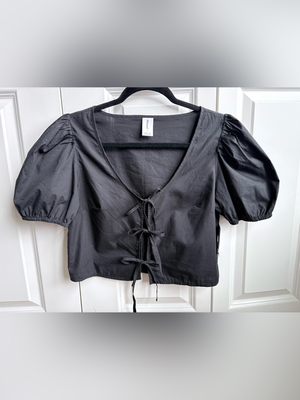 NWT Abound Black Tie-Front Puff Sleeve Crop Top, Size S